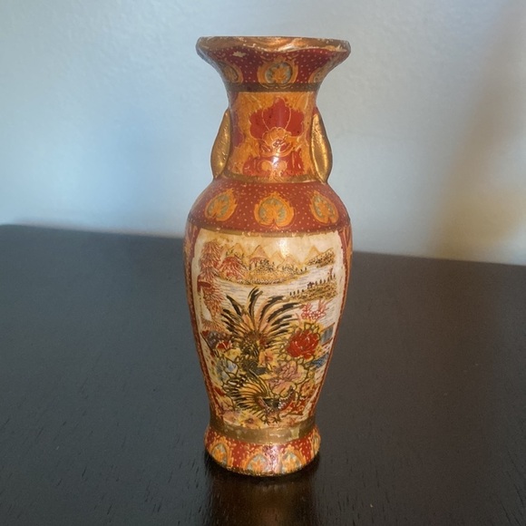Vintage Miniature ceramic Chinese Vase urn oriental style hand painted. Gold. - Picture 3 of 12